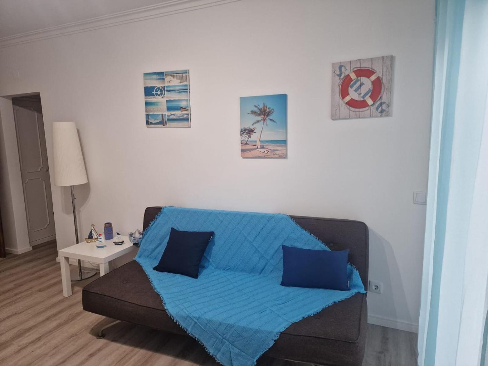 Apartment Em *