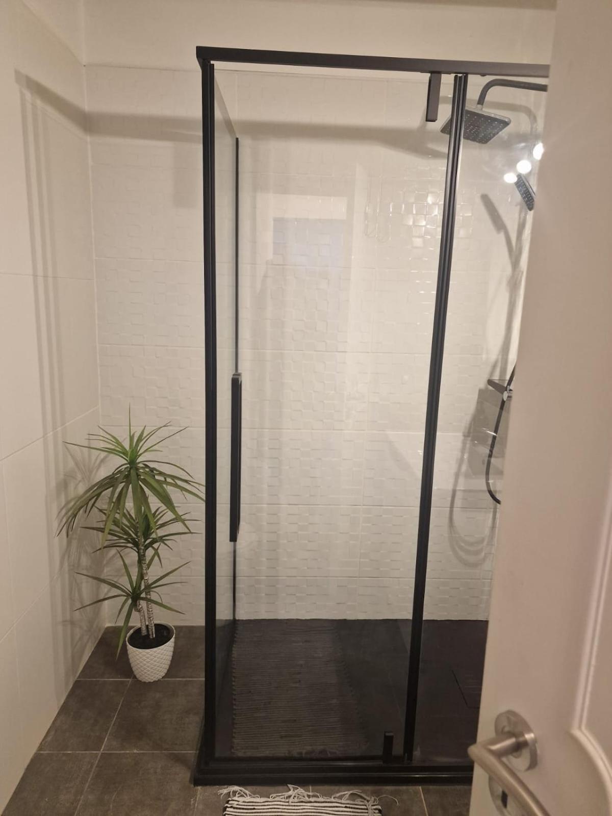 Apartment Em